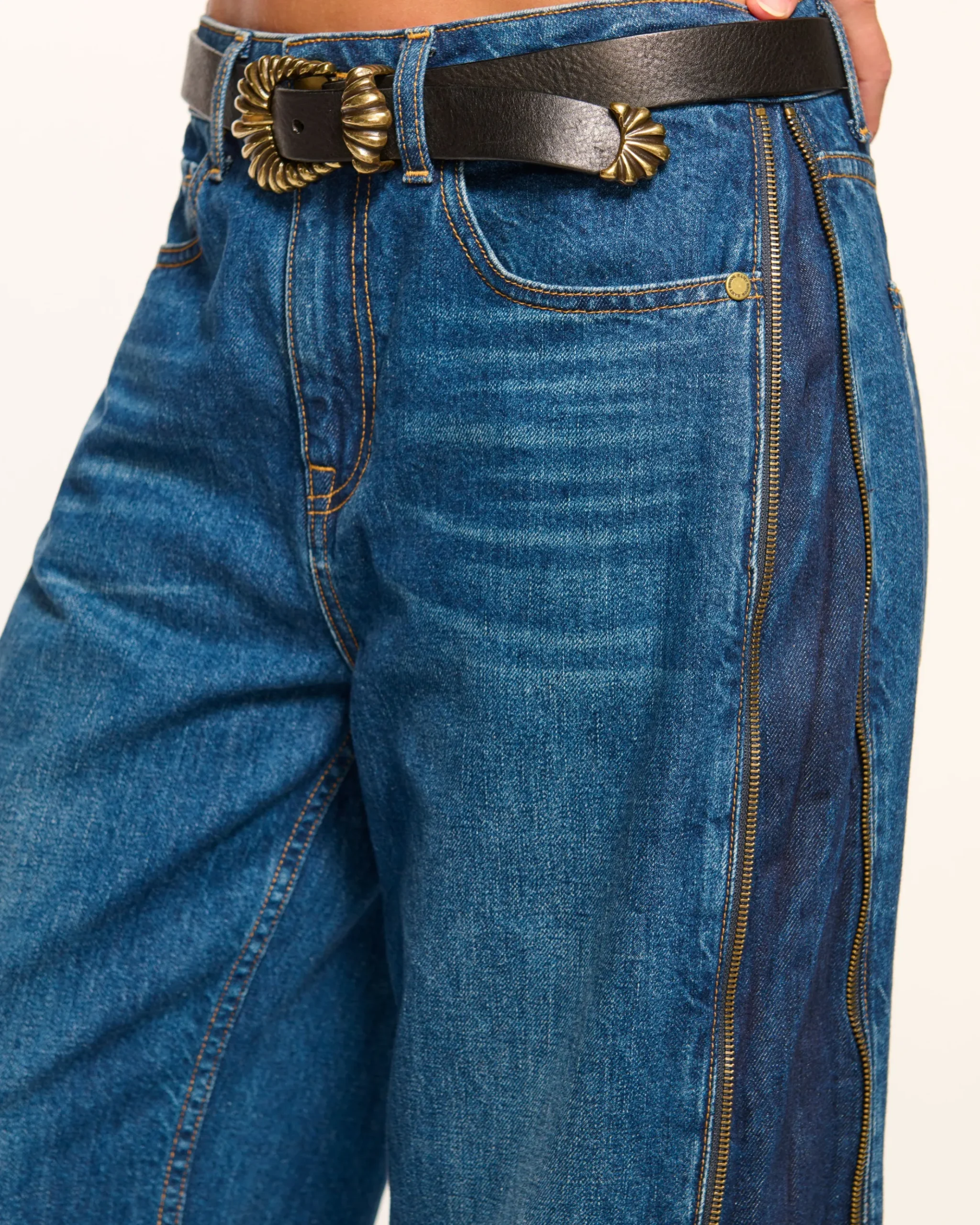 Kianna Low-Rise Zipper Jean